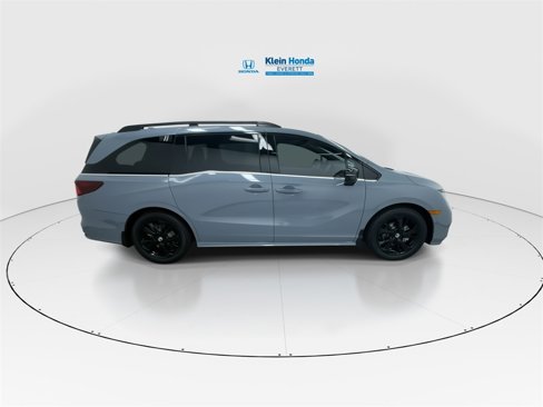 Used 2024 Honda Odyssey Sport image 3