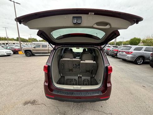 Used 2020 Kia Sedona LX image 12