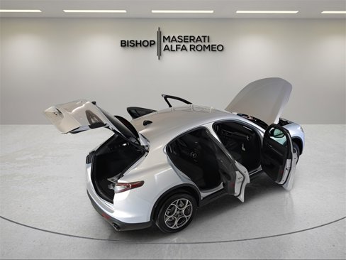 New 2025 Alfa Romeo Stelvio Sprint image 24