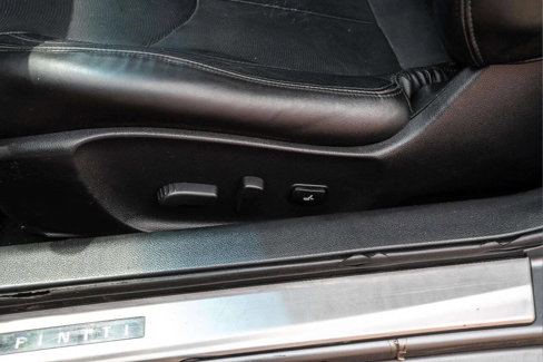Used 2015 INFINITI Q60 Convertible w/ Premium Package image 26