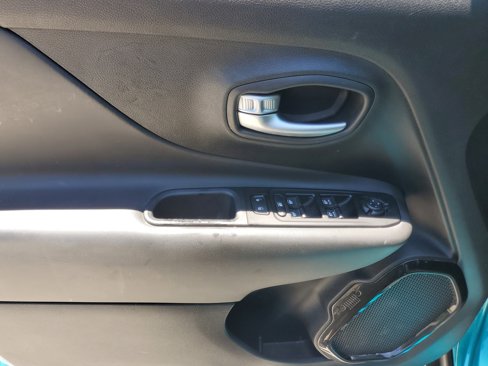 Used 2020 Jeep Renegade Altitude image 18