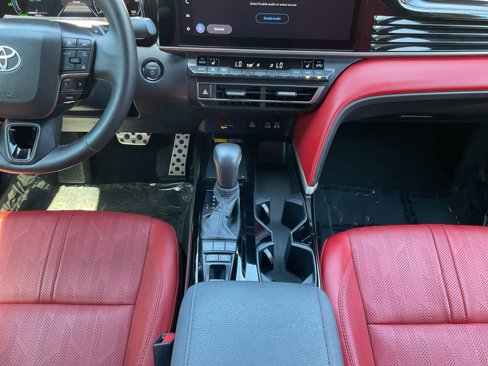 Used 2025 Toyota Camry XSE image 8