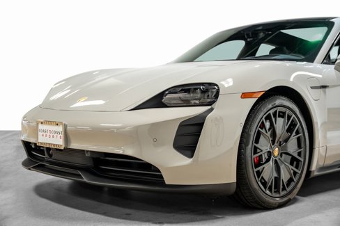 Used 2023 Porsche Taycan GTS image 10