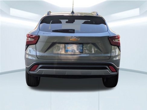 Used 2025 Chevrolet Trax LT image 5