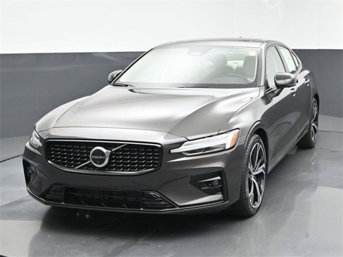 Used 2025 Volvo S60 B5 Plus w/ Protection Package Premier image 3