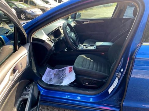 Used 2018 Ford Fusion SE w/ Fusion SE Technology Package image 8