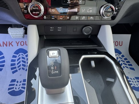 New 2025 Mitsubishi Outlander SEL image 25