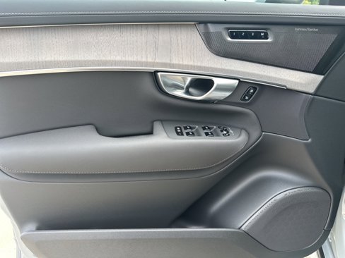 New 2026 Volvo XC90 B6 Ultra image 12