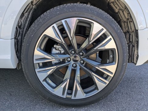 New 2025 Audi Q8 Premium Plus image 17