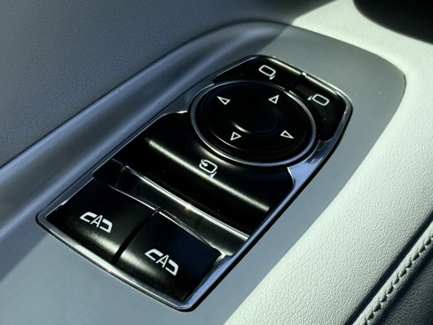 Used 2022 Chevrolet Corvette Stingray Preferred Cpe w/ Body-Color Dual Roof Package image 34