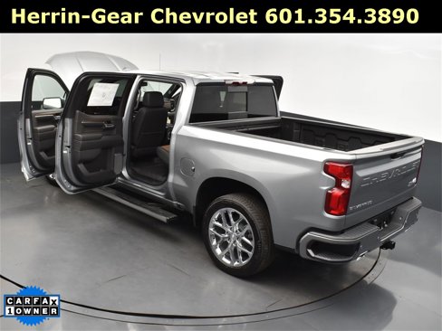 Used 2024 Chevrolet Silverado 1500 High Country w/ High Country Premium Package image 2