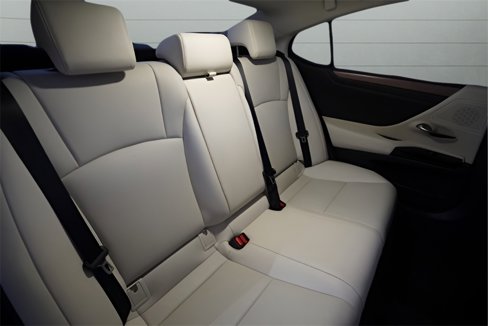 Used 2025 Lexus ES 350 w/ Premium Package image 19