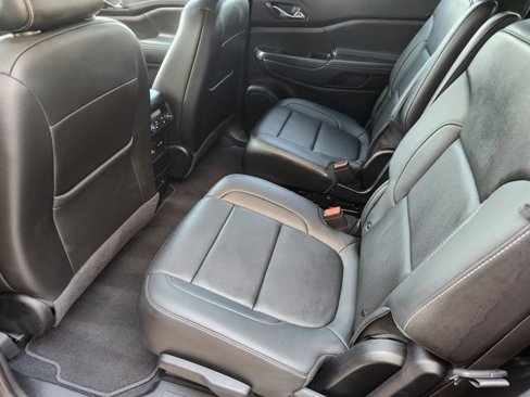 Used 2023 GMC Acadia SLT w/ Technology Package image 33