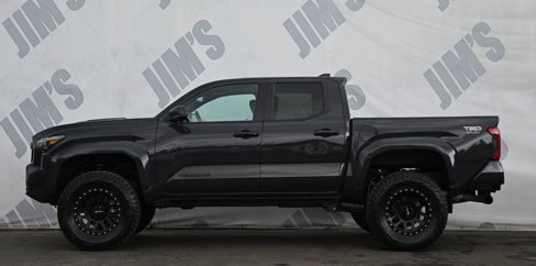 Used 2024 Toyota Tacoma TRD Off-Road image 6