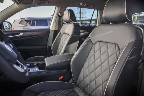 New 2025 Volkswagen Atlas SEL Premium R-Line image 8