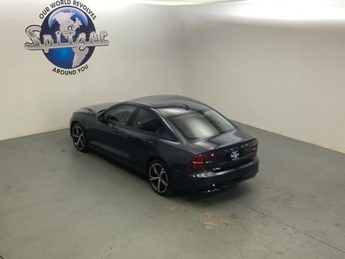 Used 2024 Volvo S60 B5 Core image 15