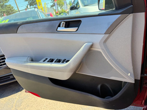 Used 2017 Hyundai Sonata SE image 18