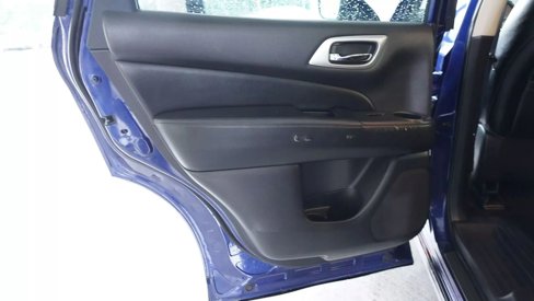 Used 2017 Nissan Pathfinder Platinum w/ Family Entertainment Package image 16