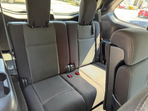 Used 2019 Nissan Pathfinder SV image 18