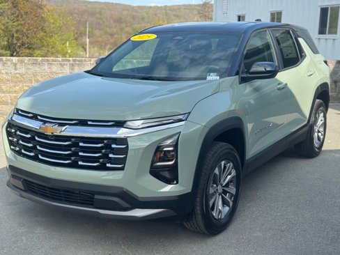 New 2025 Chevrolet Equinox LT image 1