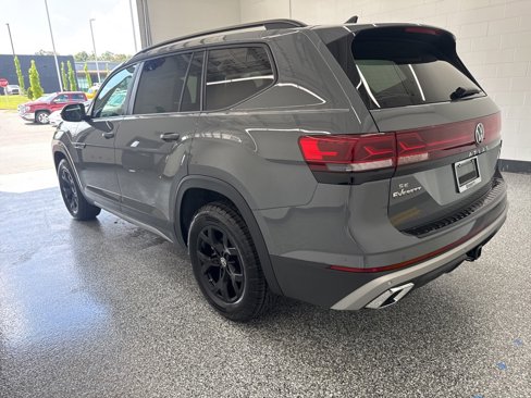 New 2026 Volkswagen Atlas SEL image 2