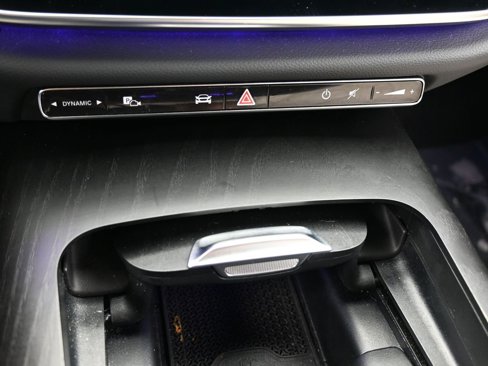 Used 2025 Mercedes-Benz E 350 Sedan image 32
