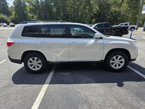 Used 2012 Toyota Highlander FWD image 6