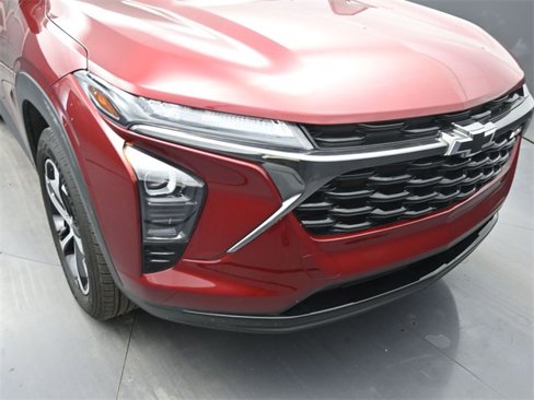 Used 2025 Chevrolet Trax RS w/ Driver Confidence Package image 14