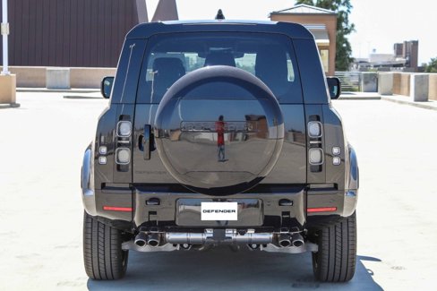New 2024 Land Rover Defender 90 V8 image 9