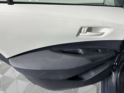 Used 2025 Toyota Corolla LE image 24