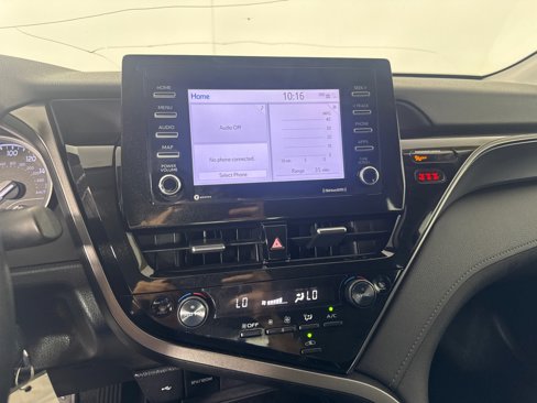 Used 2022 Toyota Camry LE image 15