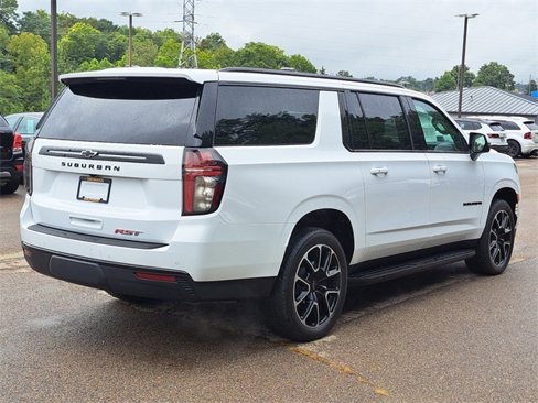 Used 2024 Chevrolet Suburban RST w/ Luxury Package image 5