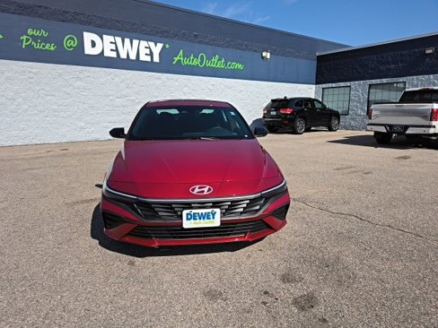 Used 2025 Hyundai Elantra Sport image 8