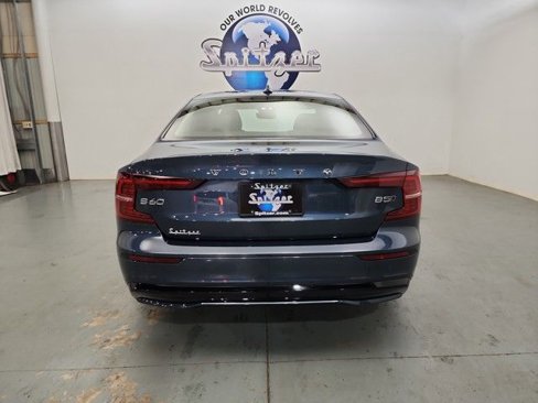 Used 2024 Volvo S60 B5 Core image 8
