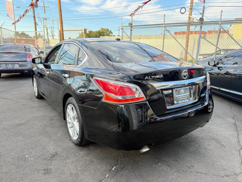 Used 2013 Nissan Altima 2.5 SL w/ Technology Pkg image 4