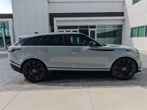 New 2026 Land Rover Range Rover Velar Dynamic SE image 3