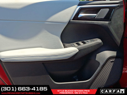 New 2025 Mitsubishi Outlander SE image 8