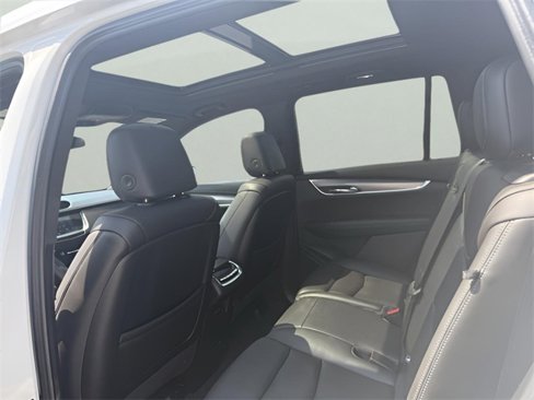 Used 2023 Cadillac XT6 Luxury image 17