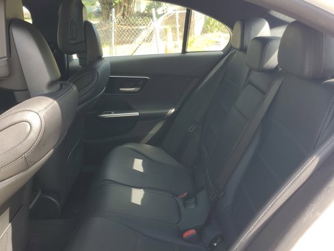 Used 2024 Mercedes-Benz C 300 Sedan image 10