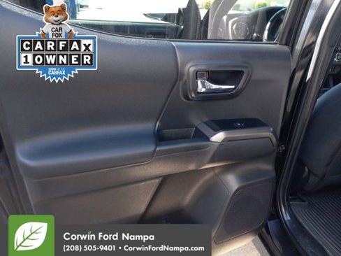 Used 2022 Toyota Tacoma TRD Off-Road image 24