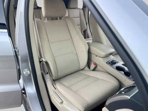 Used 2018 Jeep Grand Cherokee Laredo image 18