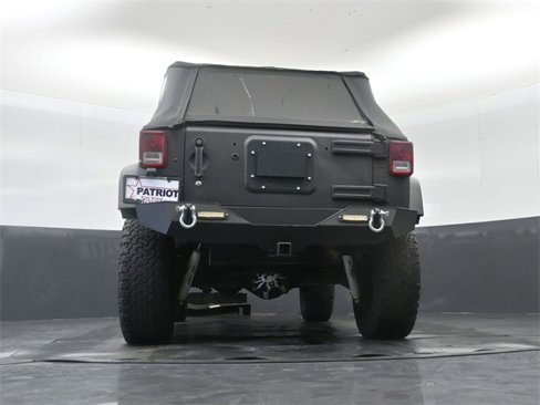 Used 2015 Jeep Wrangler Unlimited Rubicon image 27