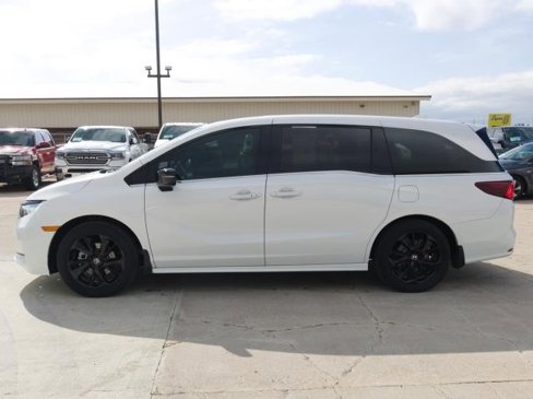 Used 2024 Honda Odyssey Sport image 3