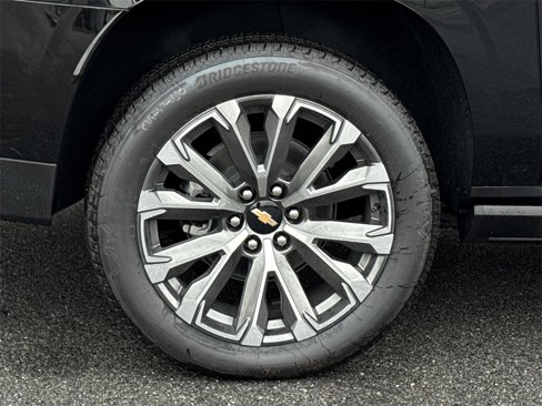 New 2026 Chevrolet Suburban High Country image 5