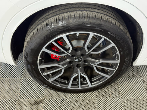 Used 2024 Maserati Grecale GT image 9