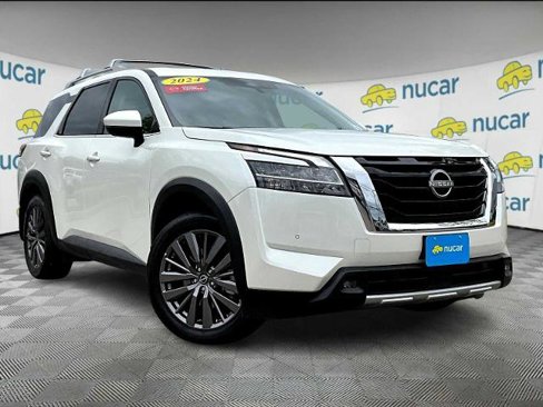 Certified 2024 Nissan Pathfinder SL w/ SL Premium Package image 1
