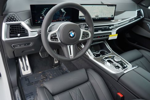 New 2026 BMW X7 M60i image 12