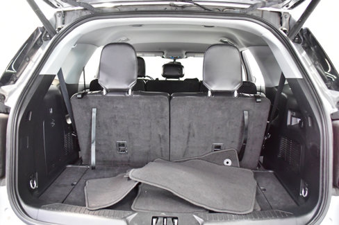 Used 2024 Ford Explorer XLT w/ Equipment Group 202A image 8