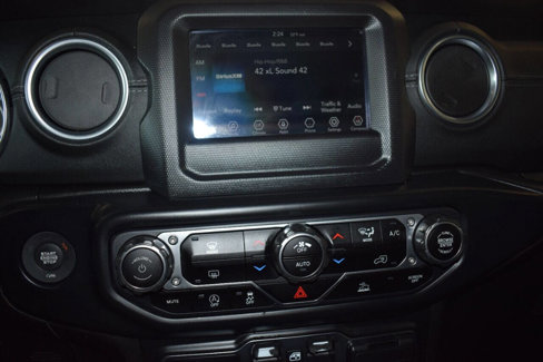 Used 2020 Jeep Gladiator Overland image 46
