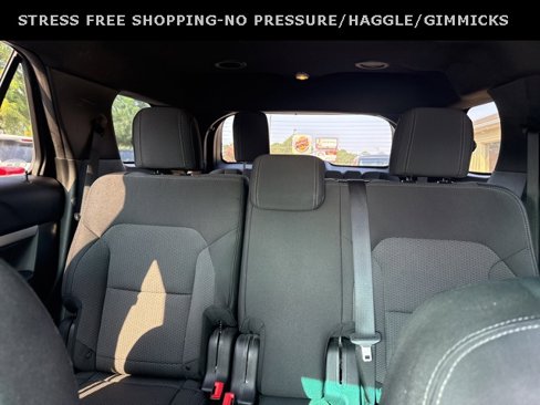 Used 2017 Ford Explorer XLT image 25
